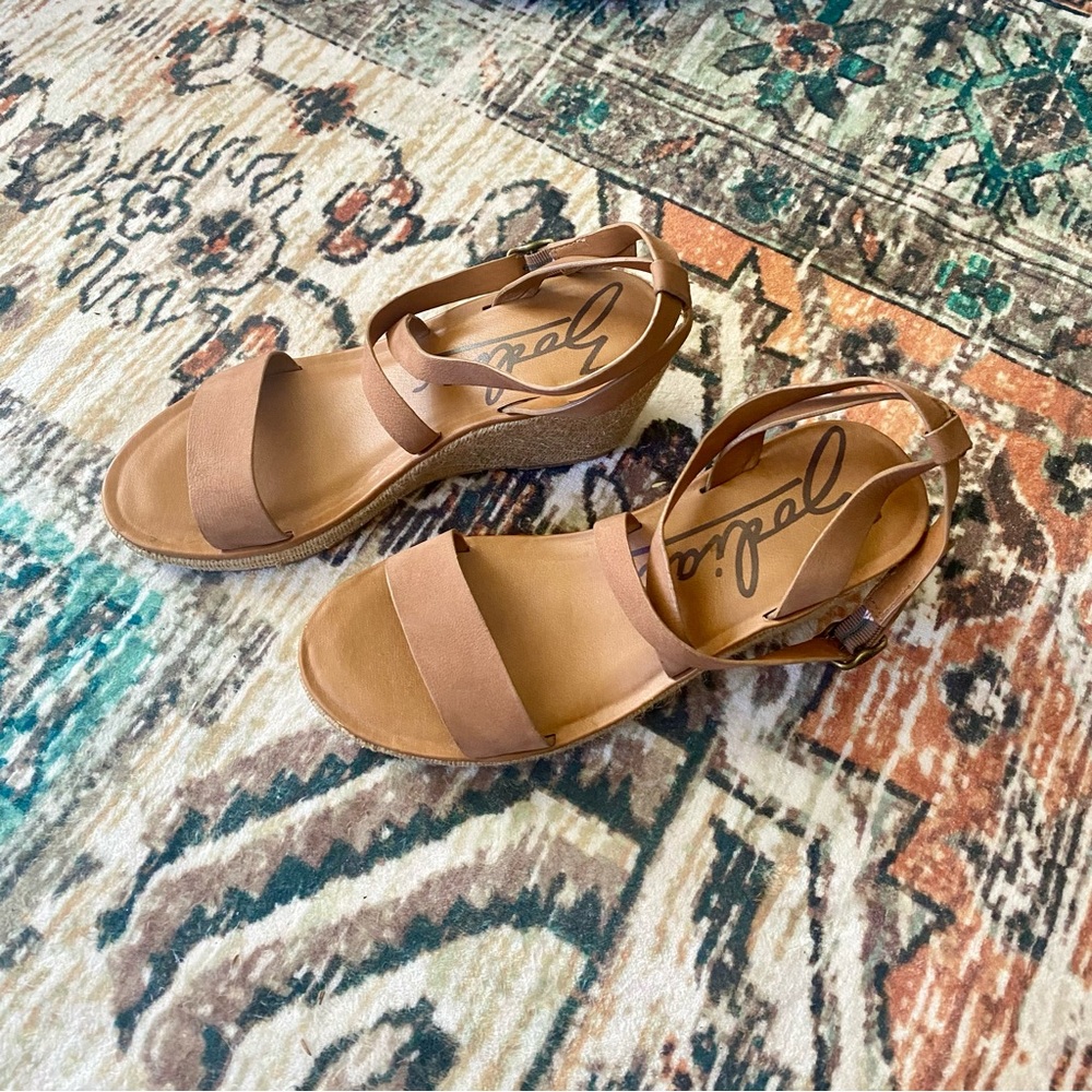 Zodiac Emilia Tan Leather Espadrille Wedge Sandals Size 8.5 - Picture 2 of 6